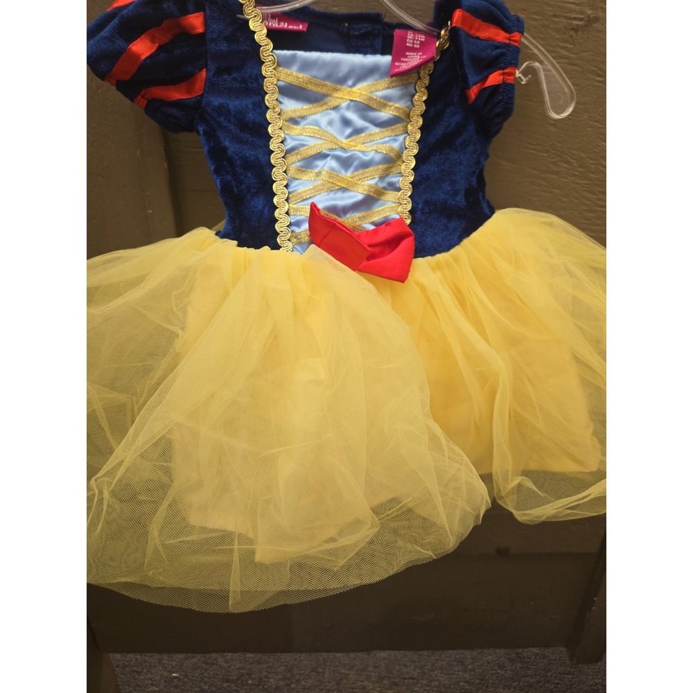 Baby girl Size 3-6 Snow White princess dress - Picture 2 of 6